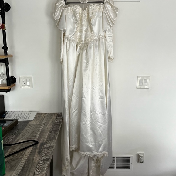 Gorgeous Vintage Wedding Gown - Picture 7 of 8